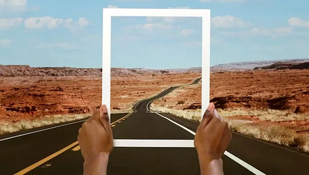 Mai e mult până departe