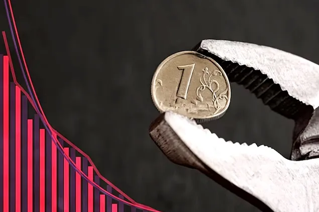 Fitch: În România presiunile inflaționiste rămân prezente iar cheltuielile reale rămân în scădere