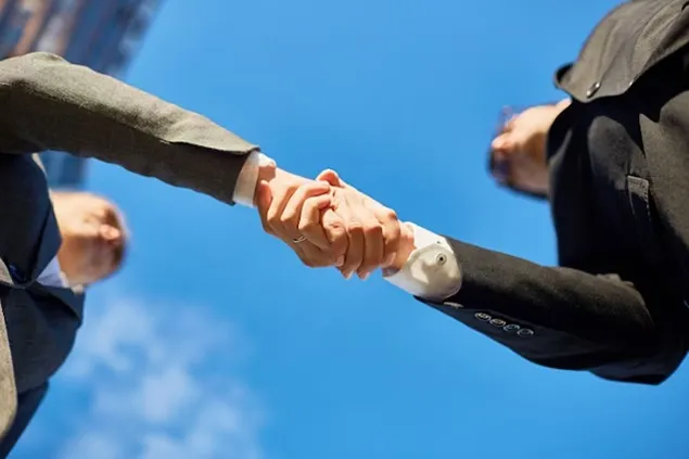 Deloitte: Încrederea în evoluția economiei își revine în ritm lent