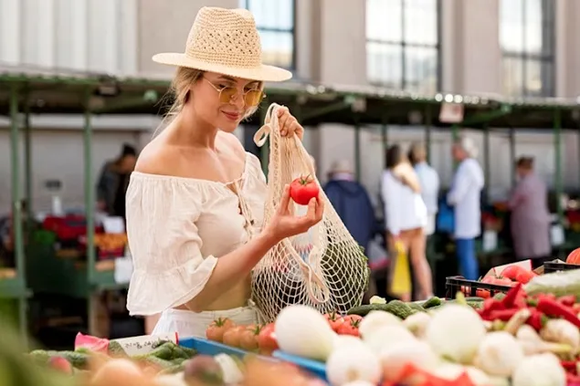 INS: Cifra de afaceri din comerţul cu amănuntul în luna iulie 2023