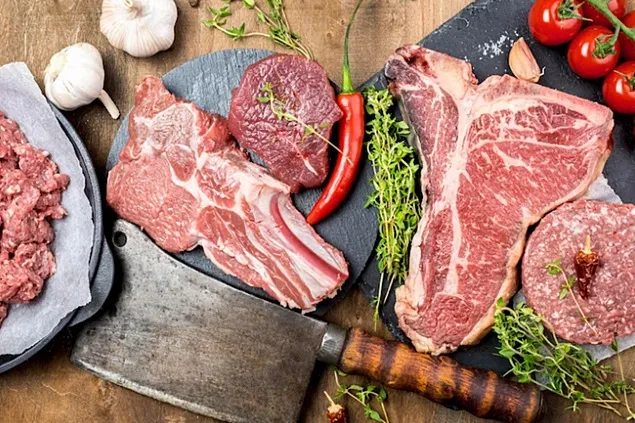 Rabobank: În 2024 va crește producția globală de carne