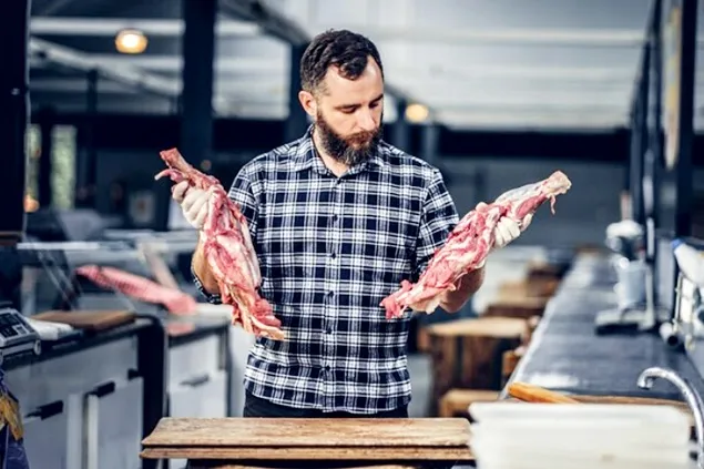INS: Sacrificările de animale și producția de carne în luna decembrie și anul 2023