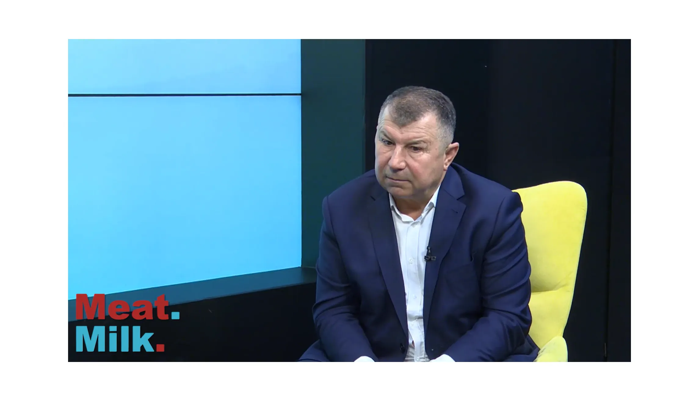 Parcursul său profesional începe înainte de 1989, în zona controlului alimentelor.