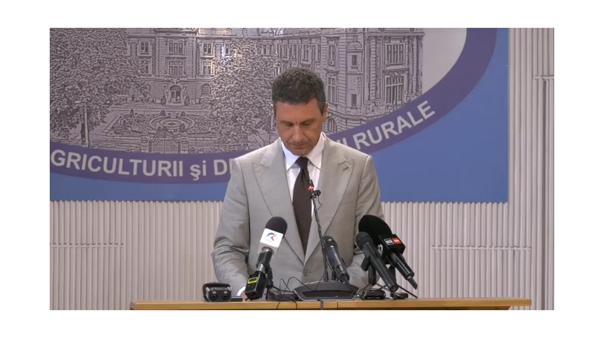 Reluarea exporturilor de ovine reprezintă una dintre principalele priorități ale Ministerului Agriculturii, însă acest obiectiv nu poate fi atins fără refacerea încrederii Comisiei Europene în sistemul sanitar-veterinar din România.